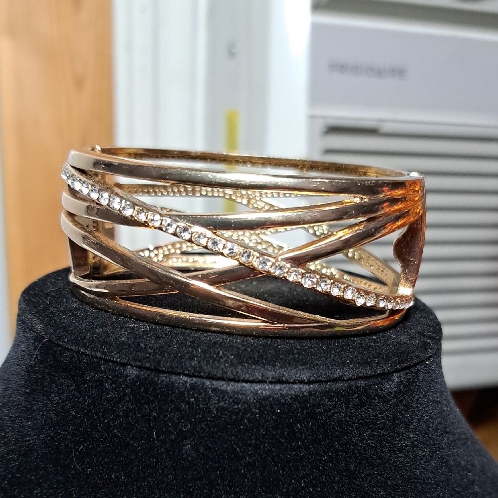 Elegant Gold and Silver Women's Bracelet